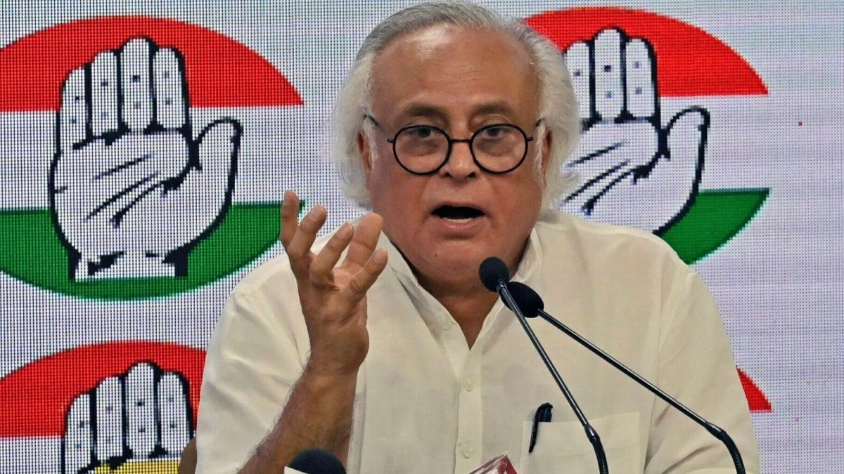जम्मू-कश्मीर में जयराम रमेश ने बीजेपी पर कसा तंज, कहा- भाजपा ने जम्मू-कश्मीर में लोकतंत्र के सभी स्तरों को निलंबित कर दिया है