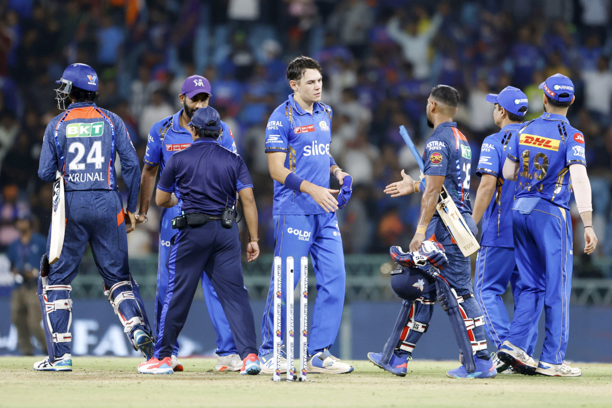 IPL 2024 : लखनऊ सुपर जायंट्स ने मुंबई इंडियंस को 4 विकेट से हराया, स्टोइनिस का शानदार प्रदर्शन किया