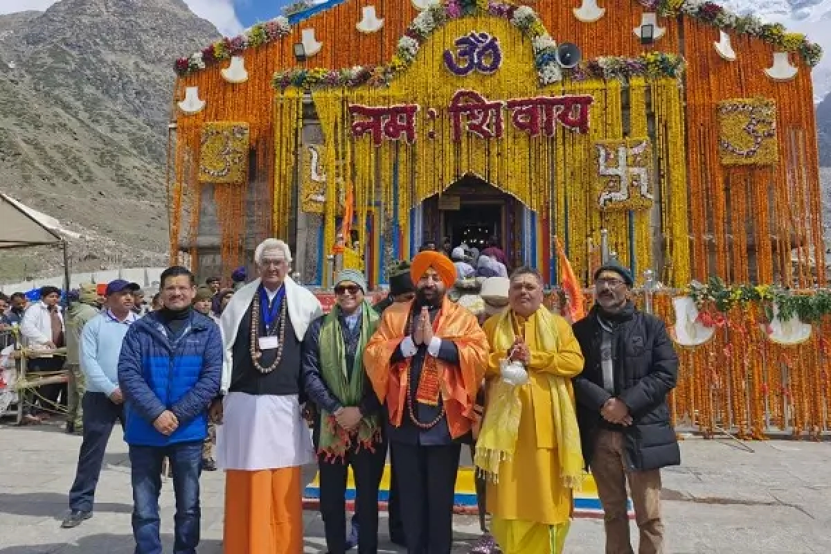Uttarakhand: राज्यपाल लेफ्टिनेंट जनरल गुरमीत सिंह (से नि) ने किए बाबा केदारनाथ के दर्शन