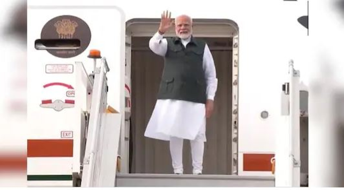 ब्रुनेई और सिंगापुर की यात्रा पर रवाना हुए पीएम मोदी